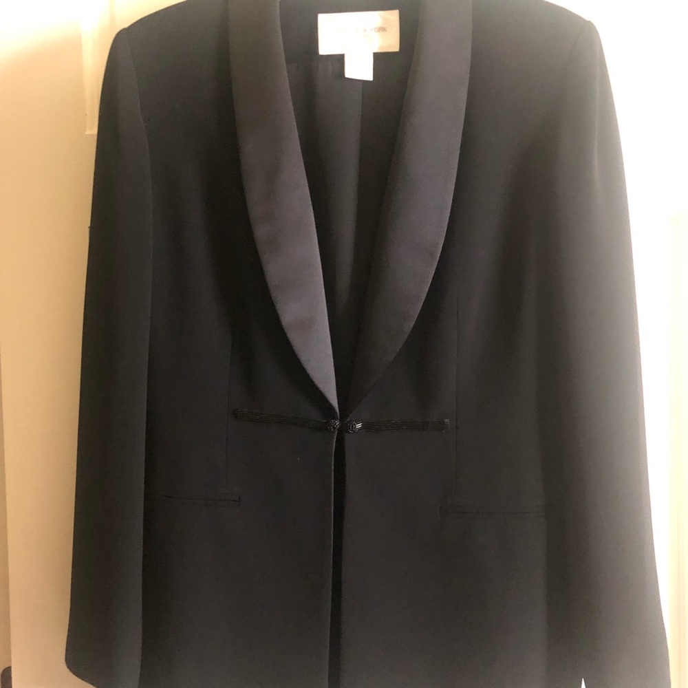Ladies 3 piece tuxedo